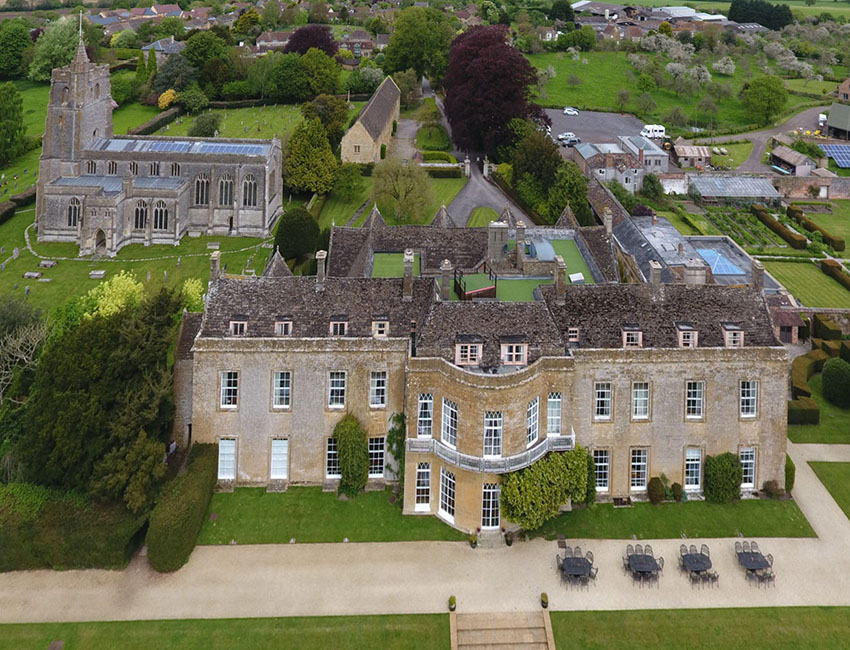 North Cadbury Court luchtfoto