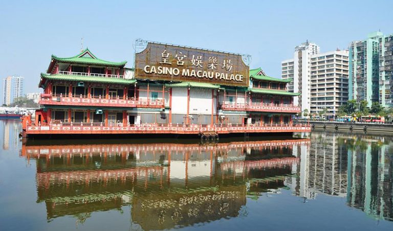 Casino Macau Palace Boat