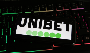AZ haalt met Unibet een nieuwe shirtsponsor binnen
