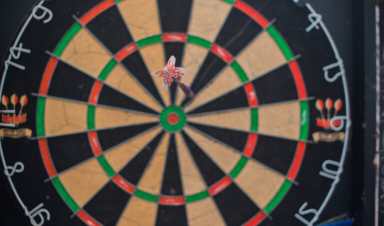 Geschorste Nijman gekwalificeerd voor het WK Darts